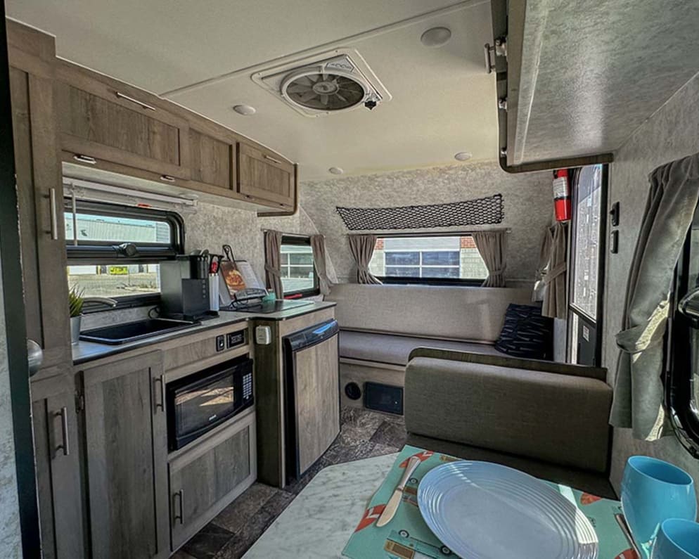 2022 Prolite Lounge