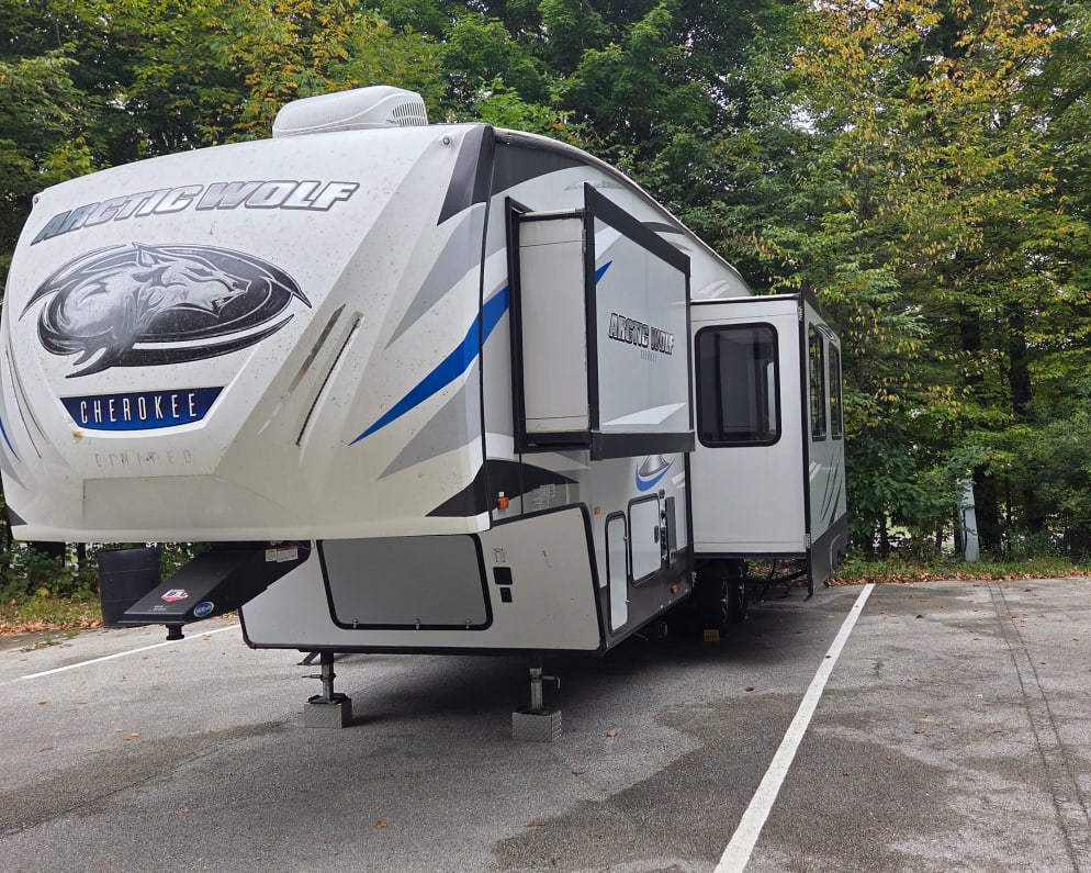 2019 Forest River Cherokee Arctic Wolf available for rent in New Holstein Wisconsin