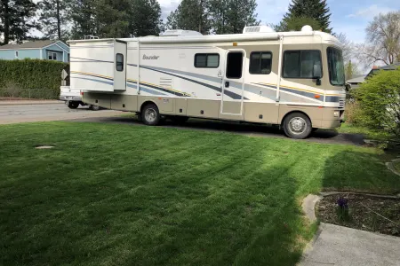 2004 Fleetwood Bounder