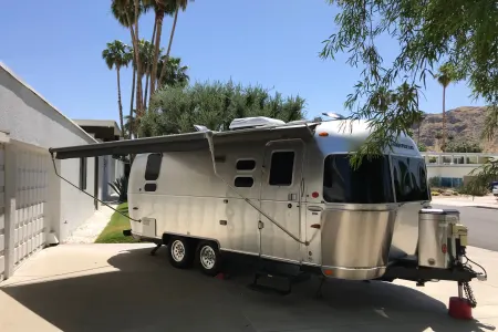 Airstream 23 International - Love to Camp