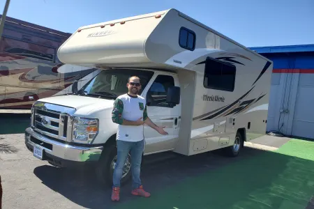 JACK! Quick Response - 24ft Winnebago Minnie Winnie