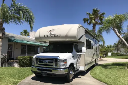 The People of Abinadom: 2020 Thor Motor Coach Chateau