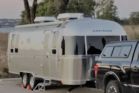 2020 Airstream Flying Cloud 26RB Travel Trailer
