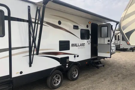 2017 Heartland Mallard 32 ft. bunkhouse