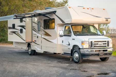 Hulk Jr - 2024 Winnebago Minnie Winnie 31H
