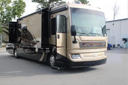 Fleetwood Pace Arrow (diesel) "Flynn" [MI]