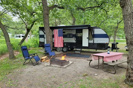 New beautiful Travel Trailer 2021 Forest River 23DBH