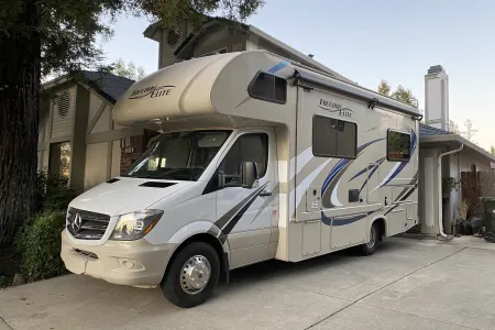 2019 Mercedes Thor Motor Coach Freedom Elite