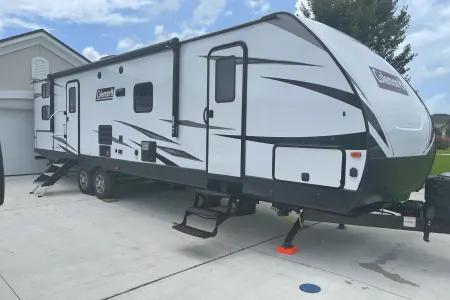 Yolanda's Dutchmen Trailer Camper