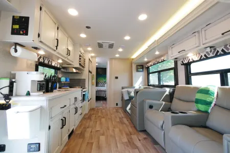2021 Coach Odyssey - FULLY-stocked - Ride in a homy way