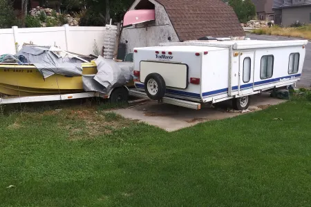 1996 TrailManor 2619 - Safety of hard sided, easy setup, good on gas