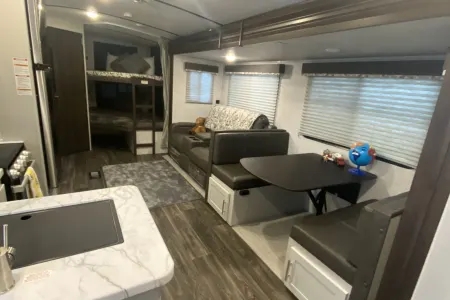 Nomadic Nature Rentals - w Luxury Amenities (OG)