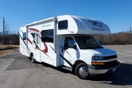 Hit the Road in Comfort: 2022 Thor Chateau 28A Family-Friendly RV
