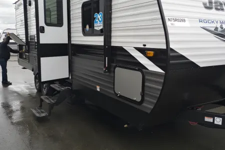 TK RV Rental - 2022 Jayco Jay Flight SLX 8