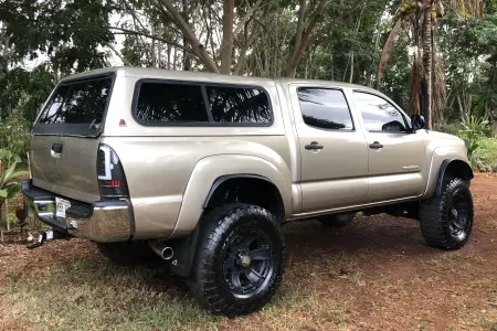 "Goldie" 2007 Lifted Toyota Tacoma w/Camper Shell + BIG BASS stereo