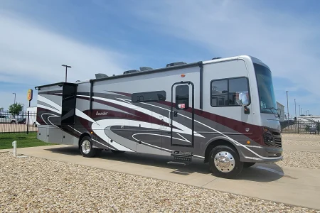 2022 Fleetwood Bounder 36F Motorhome