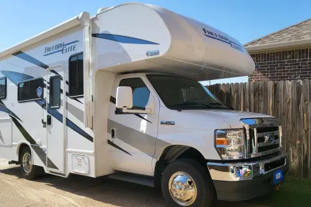 2022 Ford Freedom Elite Motorhome - Ideal for Your Next Road Trip!