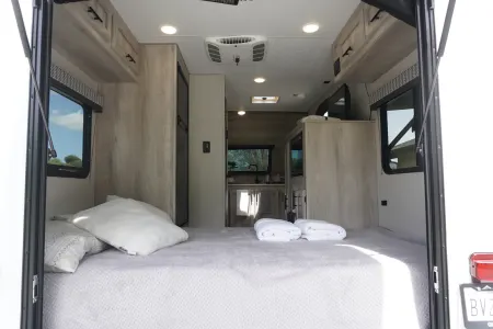 2021 KZ Escape Hatch! Perfect for Two and Easy to Tow!