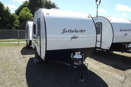 RV 44: 2022 Braxton Creek Bushwhacker Plus 15FK