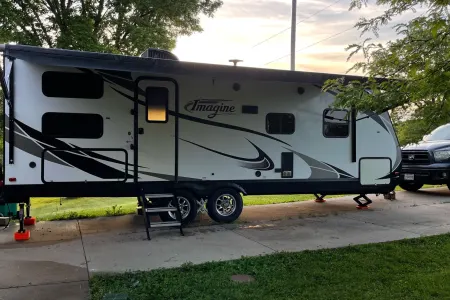2018 Grand Design Imagine 2400BH
