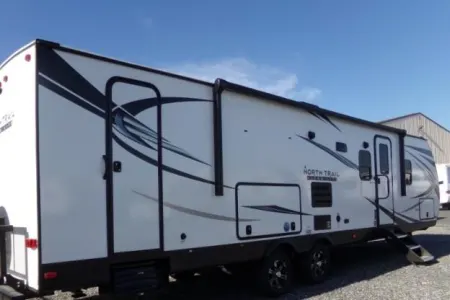 Large Travel Trailer Without Bunkroom