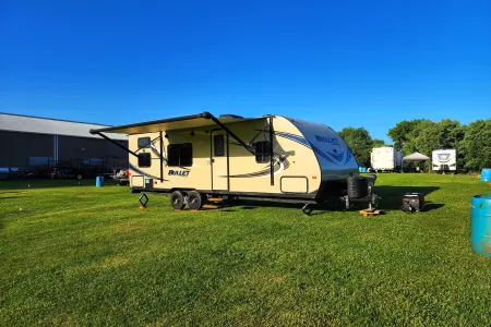 2017 Keystone Bullet Crossfire