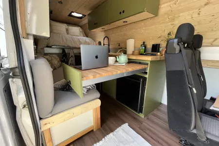 Family & Pet Friendly Sprinter