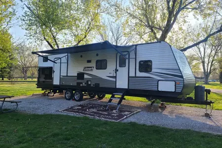 2021 Coleman Lantern 32BHDS