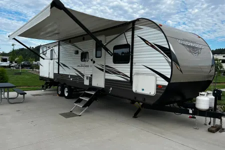 Cliff & Cortney's 2018 Forest River RV Wildwood 32BHDS