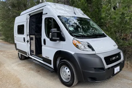 “2023 Winnebago Solis 59P – Off-Grid Adventure Van with Solar Power!”