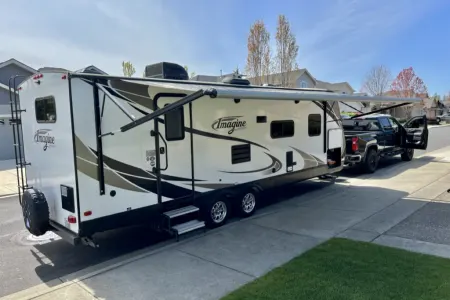 2017 Grand Design Imagine - Adult/Family Set Up + *Generator