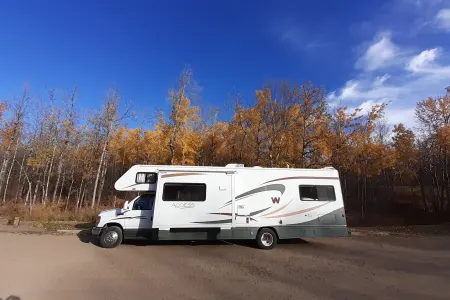 2008 Winnebago Access 31'