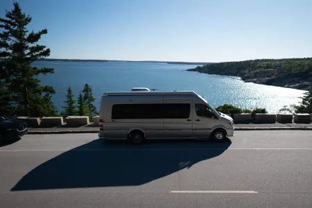 Tommy - 2018 Airstream Lounge EXT Tommy Bahama