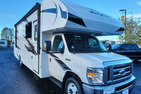 2023 Sleeps 8 - Fully Stocked - Family Friendly -2 Queen/Bunks -