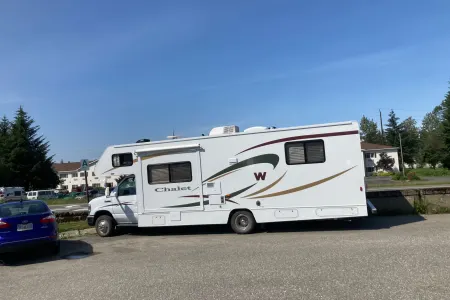 2009 Winnebago Chalet