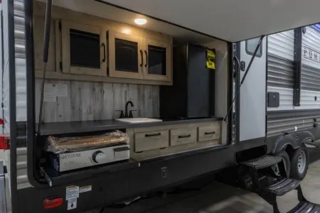 2021 Forest River Palomino Puma XLE Lite 31' Bunkhouse