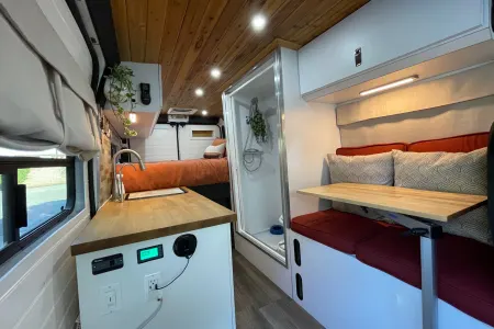 *No longer Renting* - Perfect 2 person getaway with shower + pet friendly