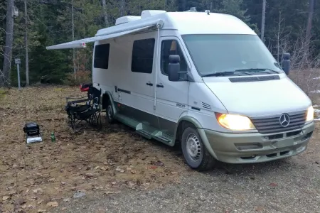 2006Pleasure-Way / Mercedes Sprinter w Park Pass