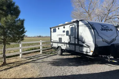 No Experience Necessary! 2022 Jayco Lightweight/Bunk/Murphy-bed/Family Fun