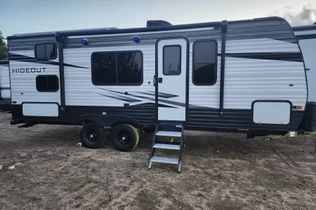 Super Nice OFF GRID trailer that sleeps 7! BUILT FOR DRY CAMPING!