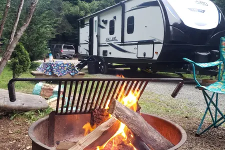 2021 Heartland RVs Mallard  30 foot camp trailer