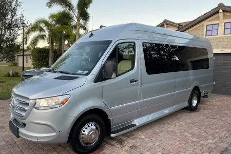 2023 Ultimate Toys Coach Sprinter Van