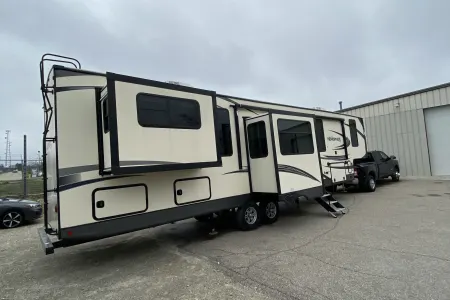 2020 Forest River Salem Hemisphere 372RD