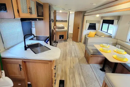 NEW!! 2022 Avenger Avenger Trailer sleeps 10