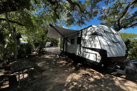 Roamadic Adventures - Keystone Bullet 250BHS