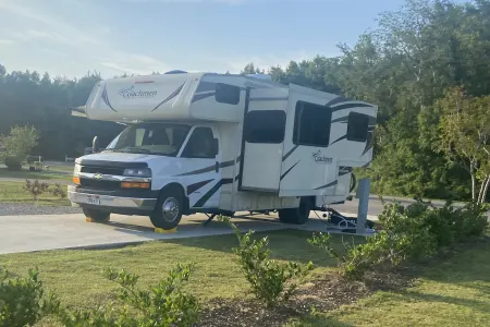 2019 Forest River Coachmen Freelander - Great for Couples and Families