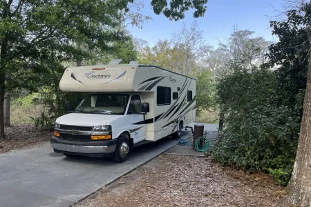 2020 Coachmen Freelander 27QB Dual Queen Beds and Keyless Entry