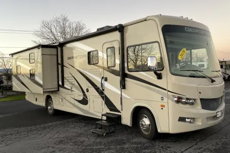 2020 Forest River Georgetown 3 Series 33b