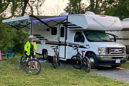 24ft, 4X4, Class C.  Ideal for a couples weekend.