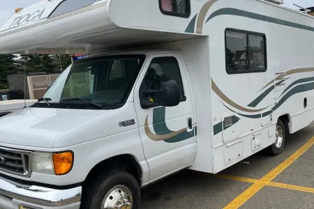 Ford Tioga 23 ft motorhome
